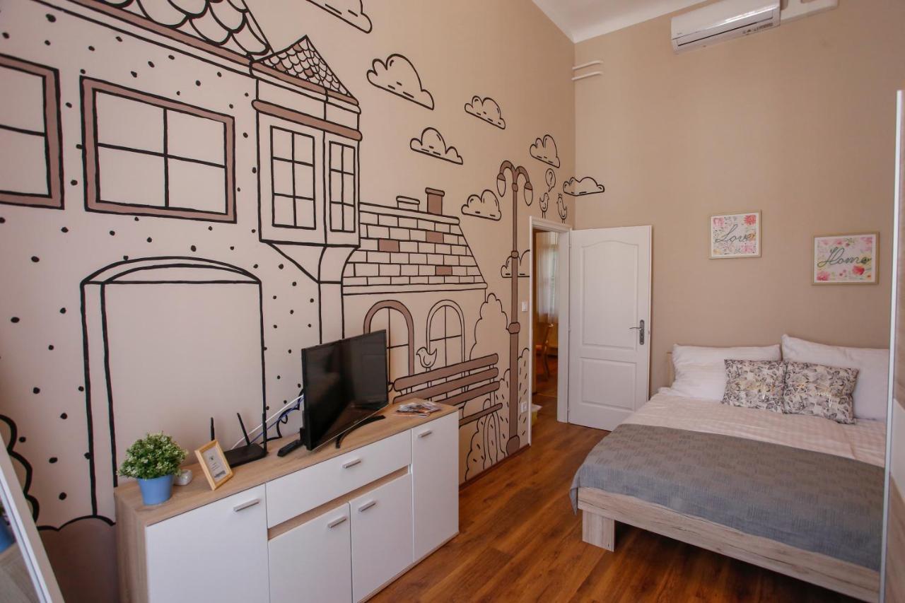 אגר Urania Apartmanhaz מראה חיצוני תמונה