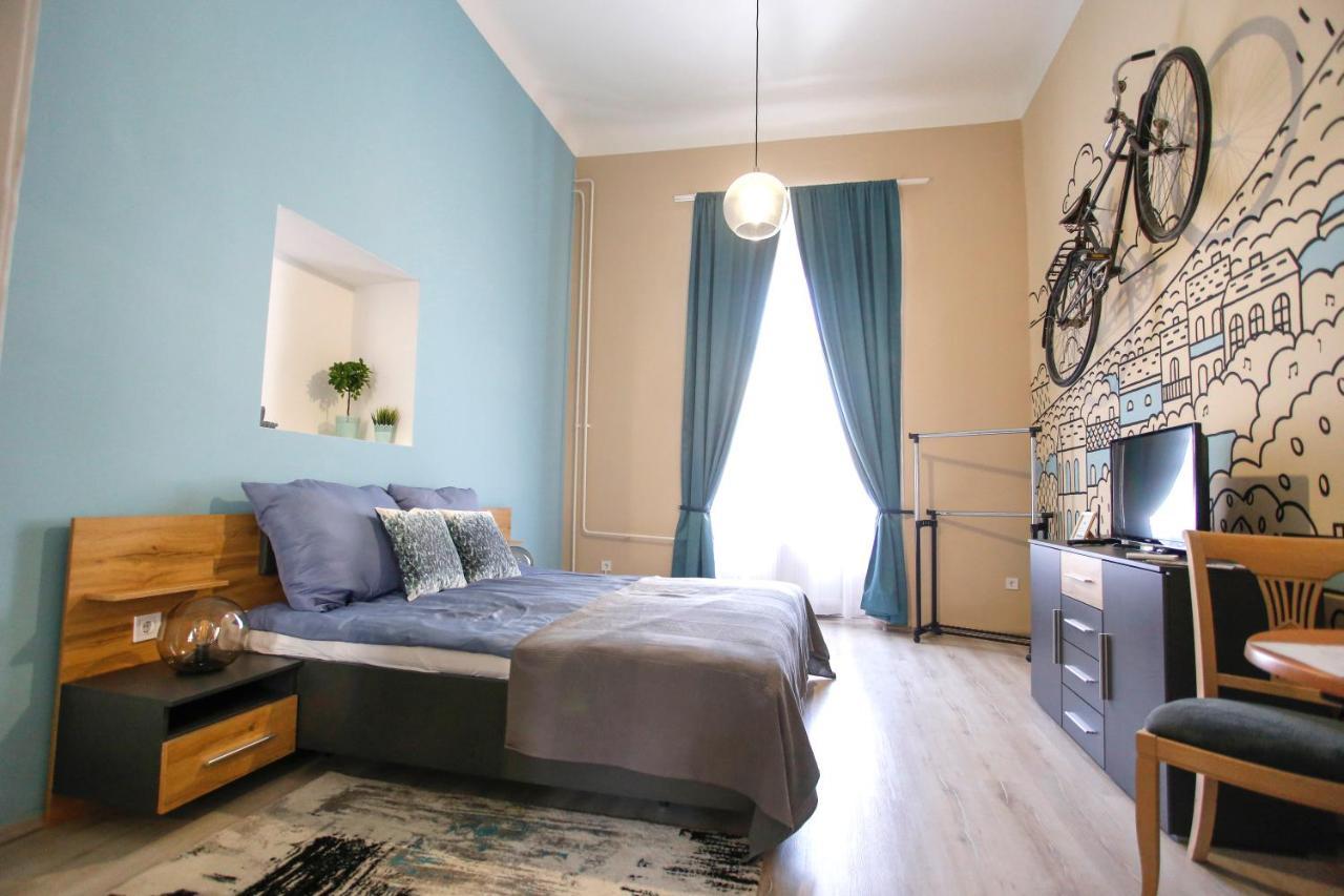 אגר Urania Apartmanhaz מראה חיצוני תמונה