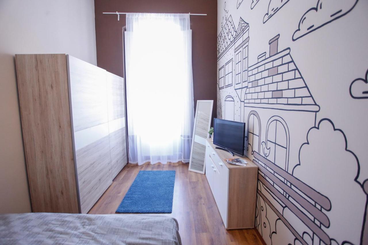 אגר Urania Apartmanhaz מראה חיצוני תמונה