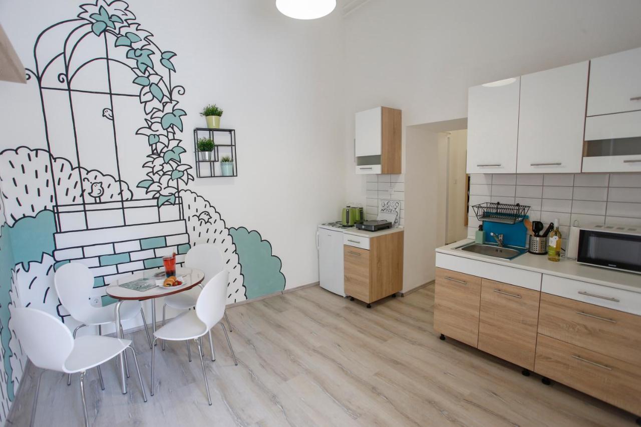 אגר Urania Apartmanhaz מראה חיצוני תמונה